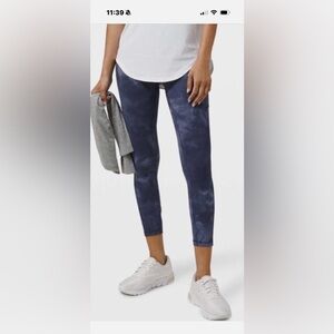 Lululemon diamond dye navy blue leggings size 6tall, GUC!